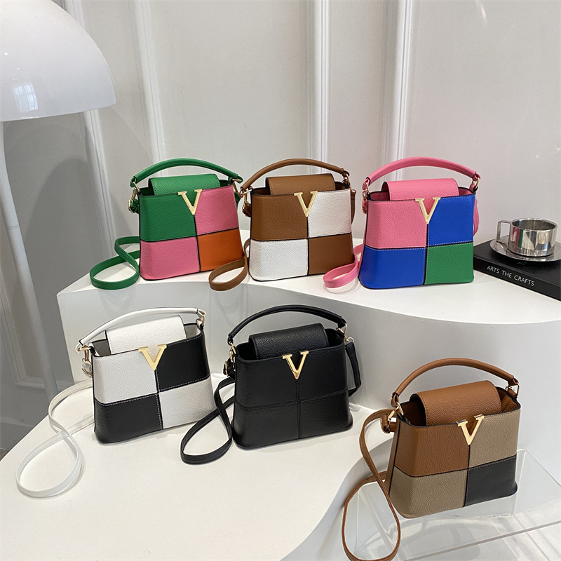 Chic V-Logo Mini Totes Bags Lu - Luxury Bags No Logo 评论和价格