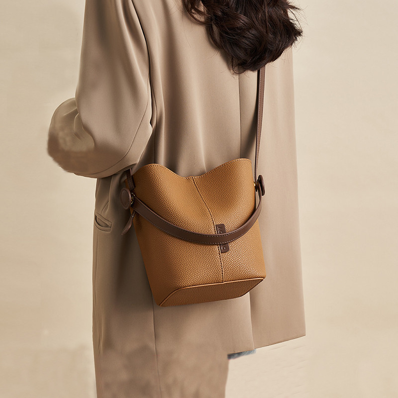 Classic Women's Water Bucket H - Luxury Bags Levels 评论和价格
