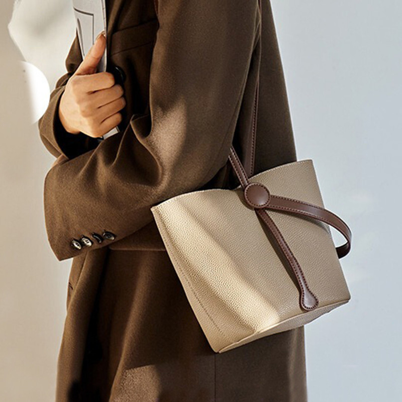Classic Women's Water Bucket H - Luxury Bags Levels 评论和价格